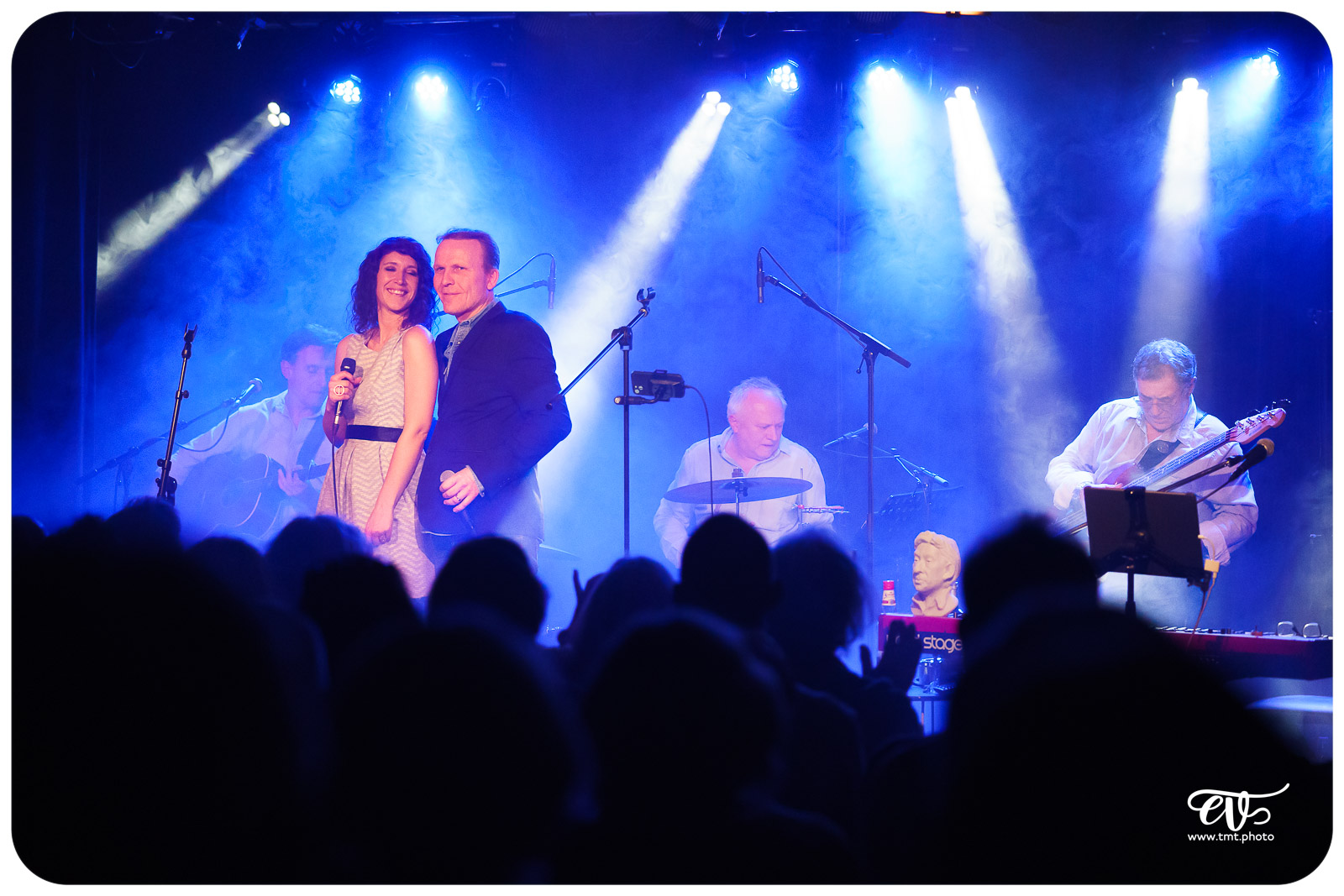 SERGE, ELEGANCE ACOUSTIQUE